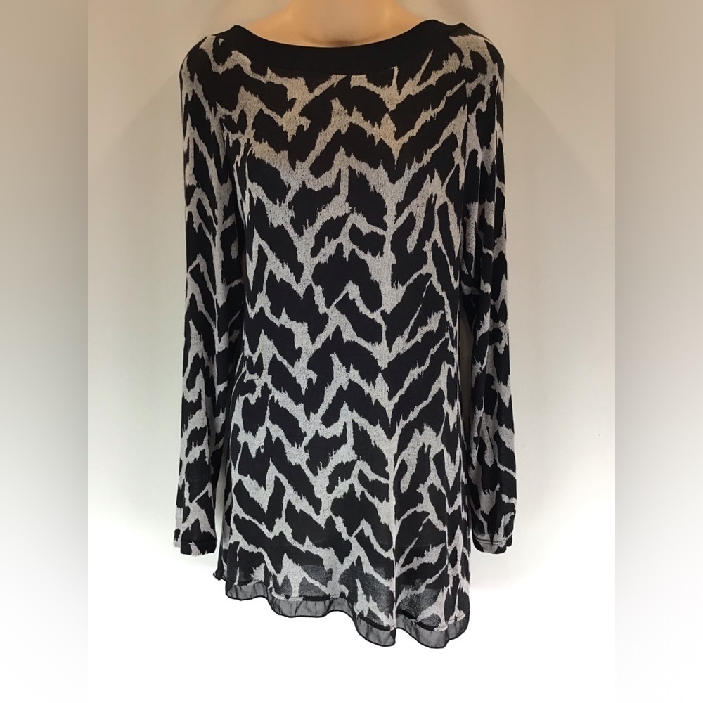 Belle France Black & Gray Flare Back Bow Knit Shirt | Small